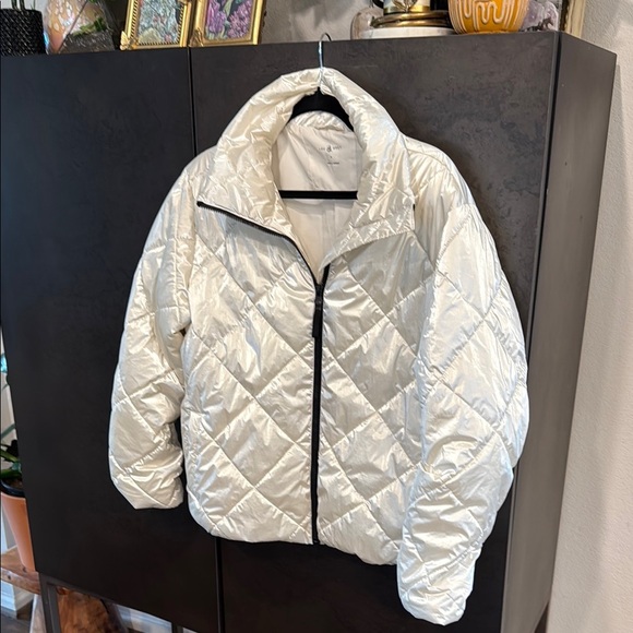 Lou & Grey Shimmering White Quilted Puffer Jacket - Picture 1 of 5